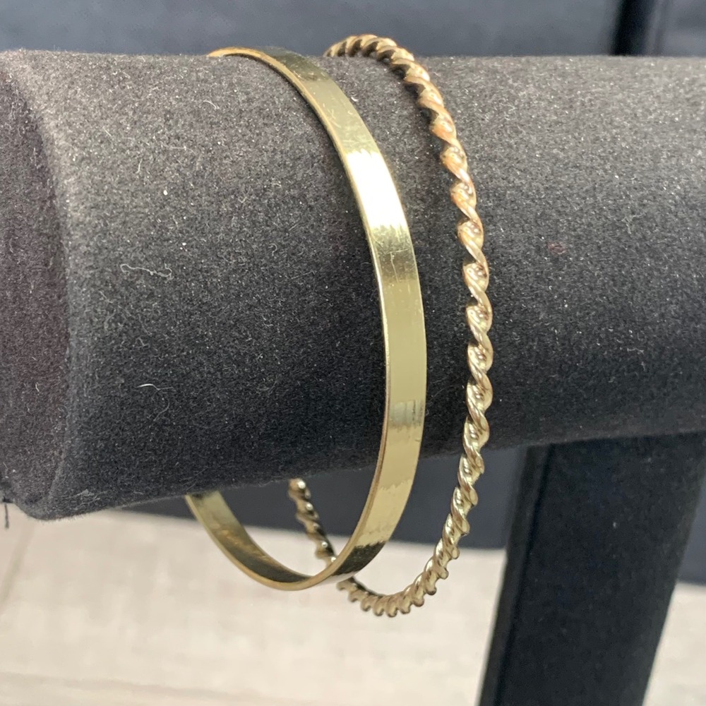 Gold Tone Bangle Bracelet Set Flat Band and Twisted Rope Stackable 2 Piece 5508